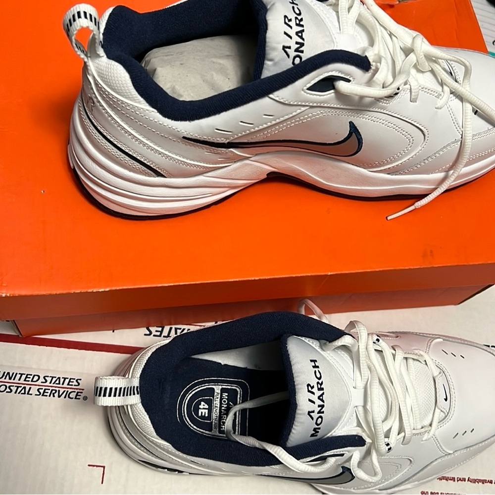 Nike shoes - Picture 5 of 8